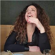 Laureata in Lettere moderne, impartisce lezioni di italiano per stranieri